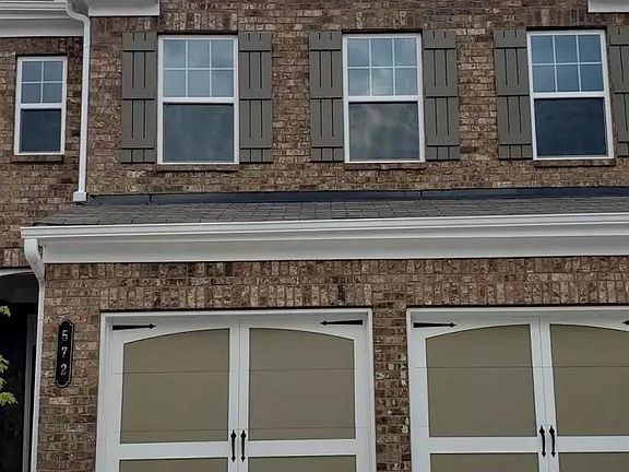 2nd image of 521 Coral St