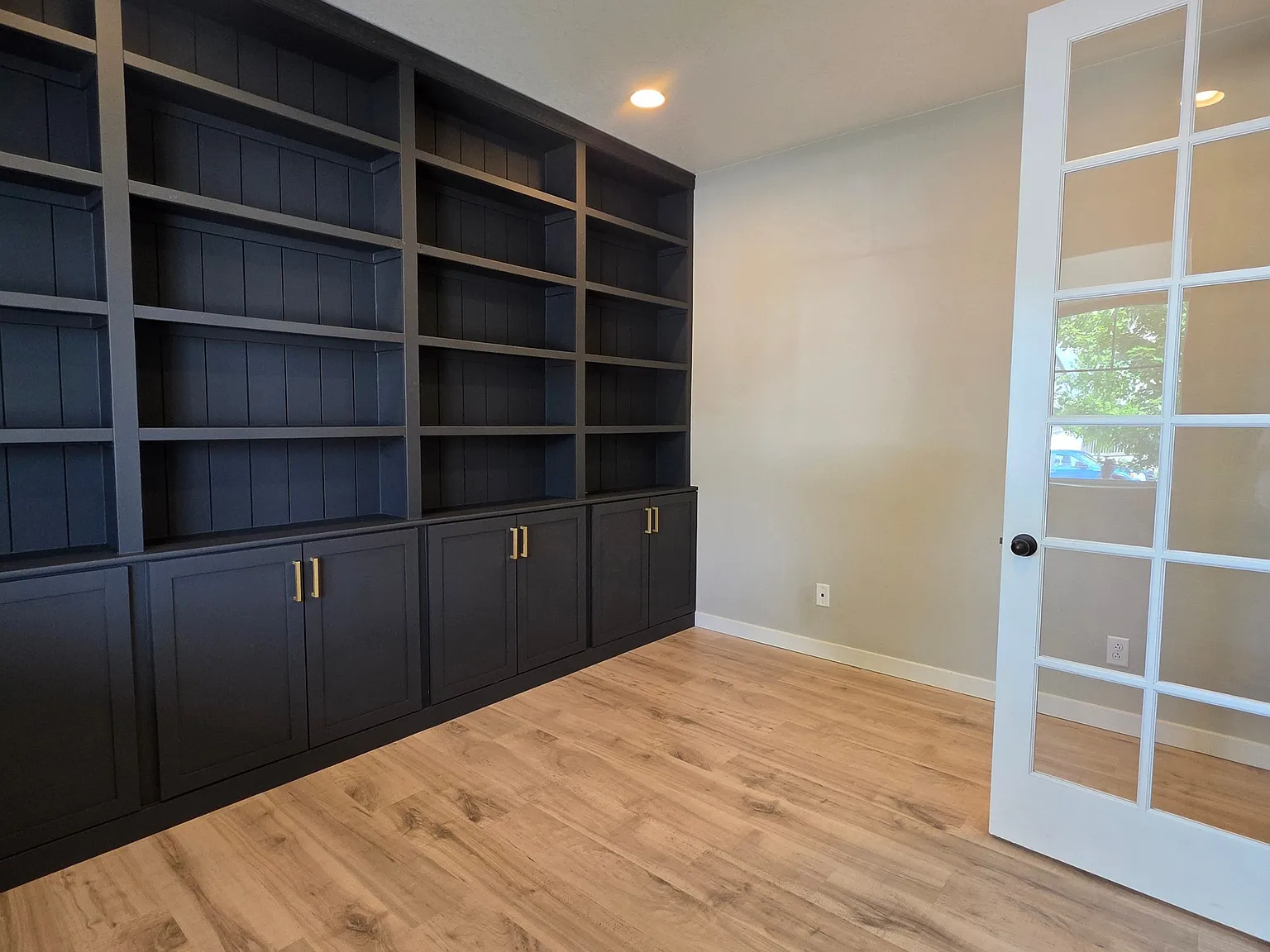 3 bed, 2.5 bath, 2500 sqft, $3,150 — Photo 3