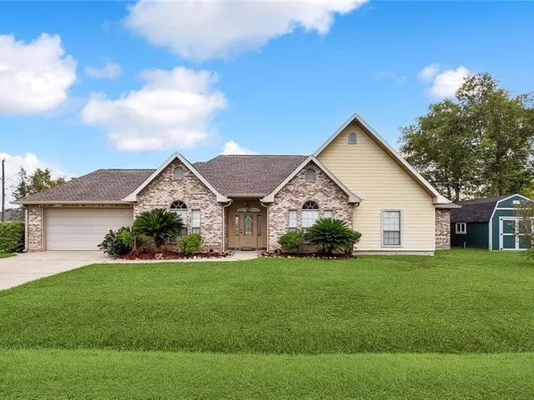 211 Gourgues St, Hahnville, LA 70057