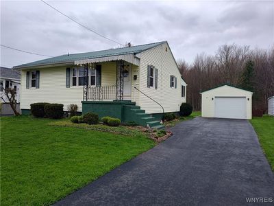 2548 Sunset Dr, Eden, NY, 14057