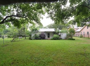 2401 Sandy Ln, Fort worth, TX 76112