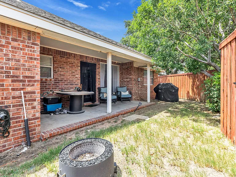 6515 Amber Dr — Photo 23