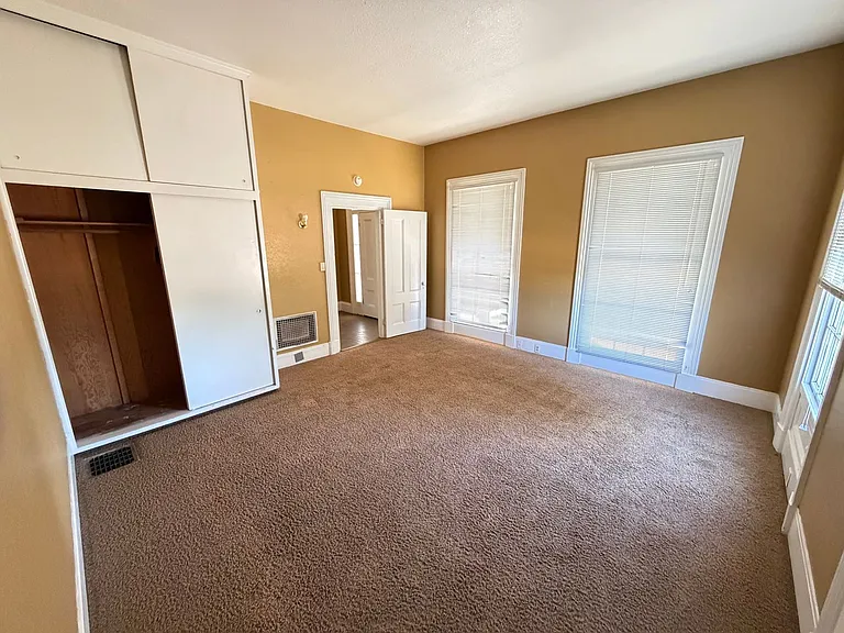 11221 E Eight Mile Rd — Photo 14