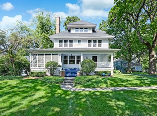 6242 Clarendon Hills Rd, Willowbrook, IL 60527