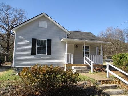 1st image of 713 Snow St