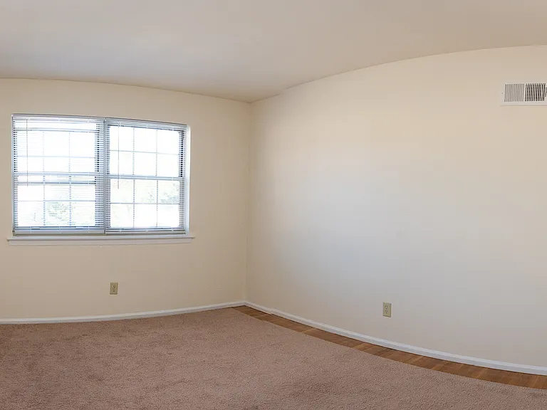 Berdan Court — Photo 7