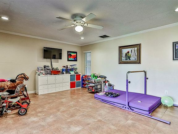 5th image of 318 Woodhurst Dr