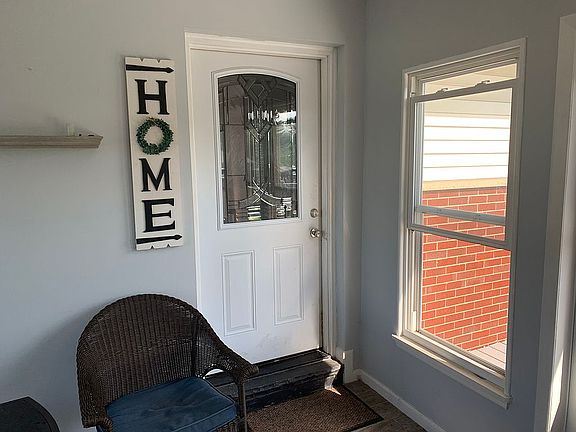 3rd image of 1710 Forest Hills Dr