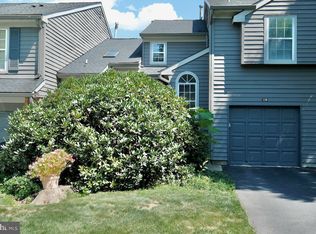 12 Andover Cir #B, Princeton, NJ 08540