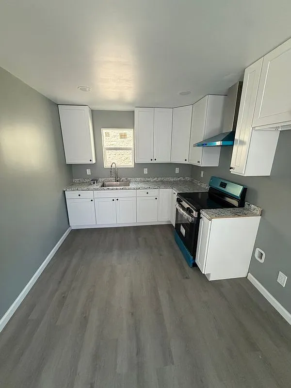 1 bed, 1.0 bath, 500 sqft, $2,100 — Photo 1