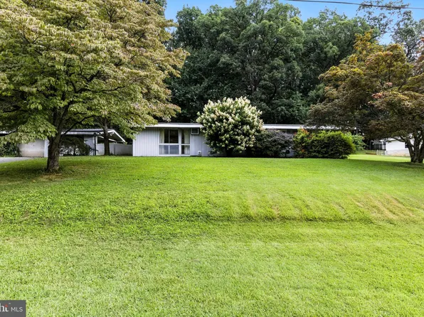 831 Marvell Dr, York, PA 17402