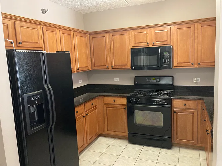 390 W Mahogany Ct #303 — Photo 4