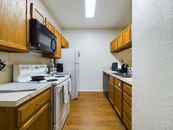 5th image of 2313 Longview St APT 101