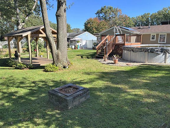 2nd image of 2417 Holly Hill Rd