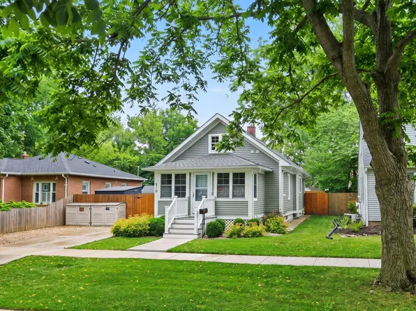 510 Humphrey St, South Haven, MI 49090