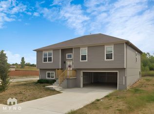 21803 Franklin St, Spring Hill, KS 66083