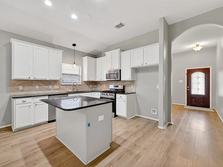 6431 Applewood Forest Dr — Photo 15