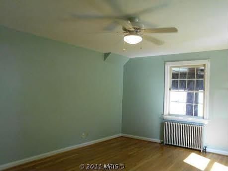 2nd image of 880 Ambleside Dr