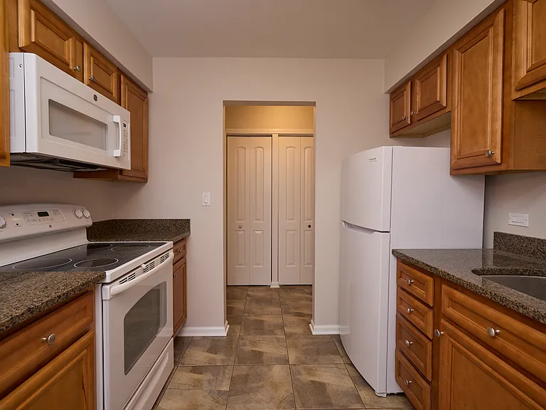 1154 Osterman Ave #D — Photo 1