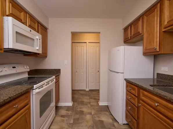 1154 Osterman Ave APT D, Deerfield, IL 60015