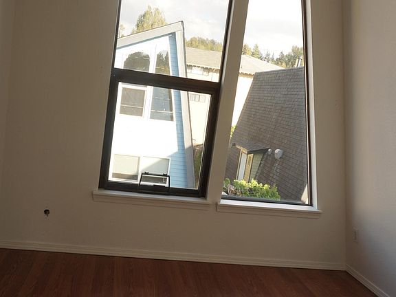 5th image of 1559 8th St NE #A