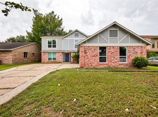 9007 Lakeside Forest Dr, Houston, TX 77088