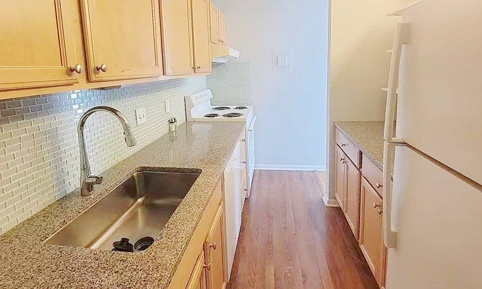 1st image of 1663 Cambridge St #77