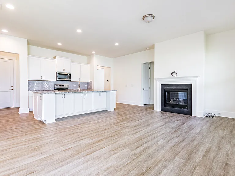 248 Bevis Marks Dr — Photo 4