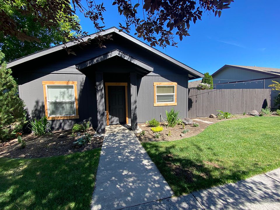 1st image of 61166 Brookhollow Dr