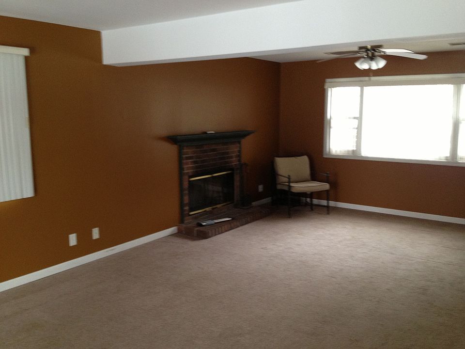 2nd image of 8716 Alden Rd