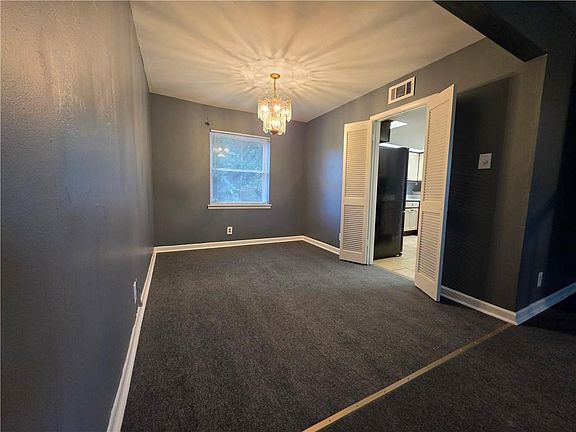 3rd image of 13200 Dwyer Blvd