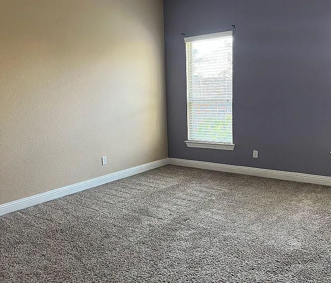 604 Darby Ln — Photo 11