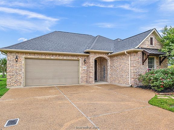 2nd image of 3913 Park Meadow Ln