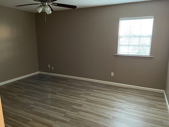 2nd image of 1635 Newport Pl APT 11
