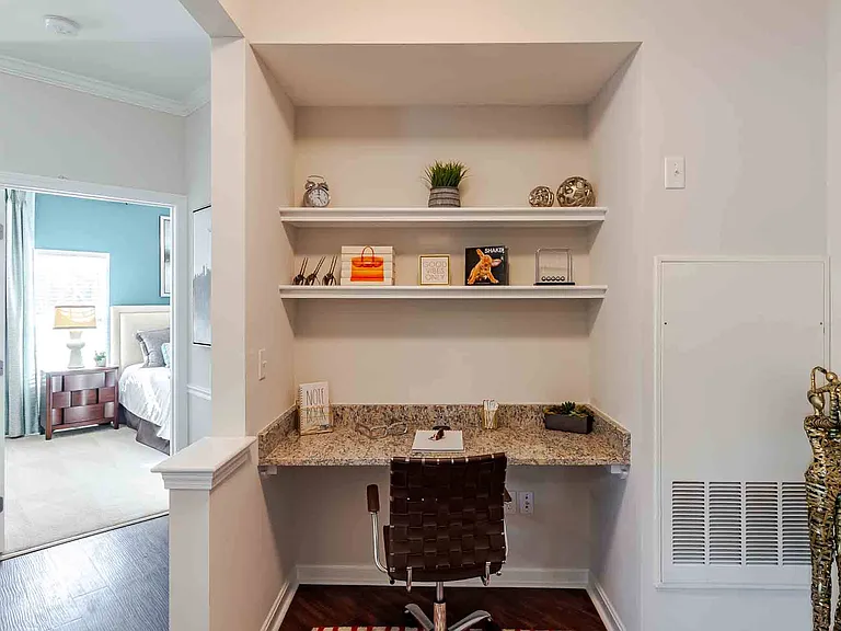 Edgewood Apartments — Photo 32