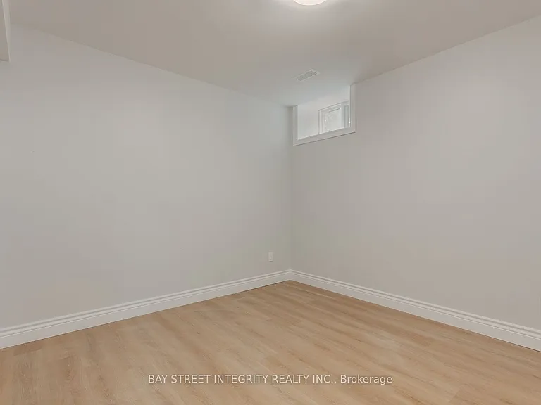 459 Palmerston Blvd #LOWER — Photo 13