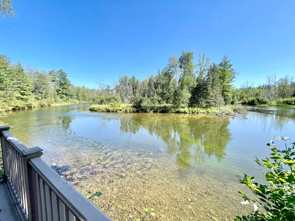 4086 N Ausable Trl, Lewiston, MI 49756