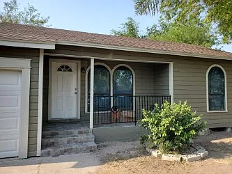 1014 W Buchanan St — Photo 3