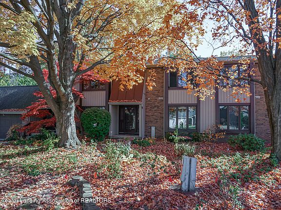 3rd image of 1233 Chartwell Carriage Way N