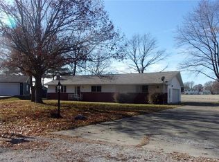 106 Kathy Ct, Blue Mound, IL