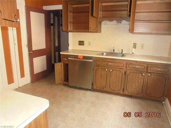 3rd image of 11412 Florian Ave