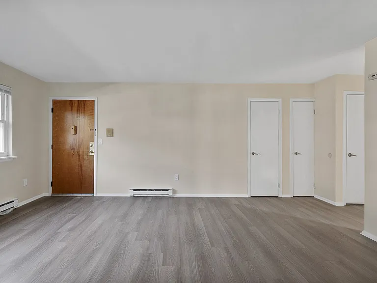 1 Parkside Ct #17 — Photo 12