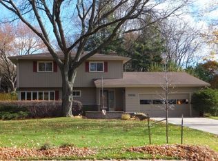 1505 Cameron Dr, Madison, WI 53711