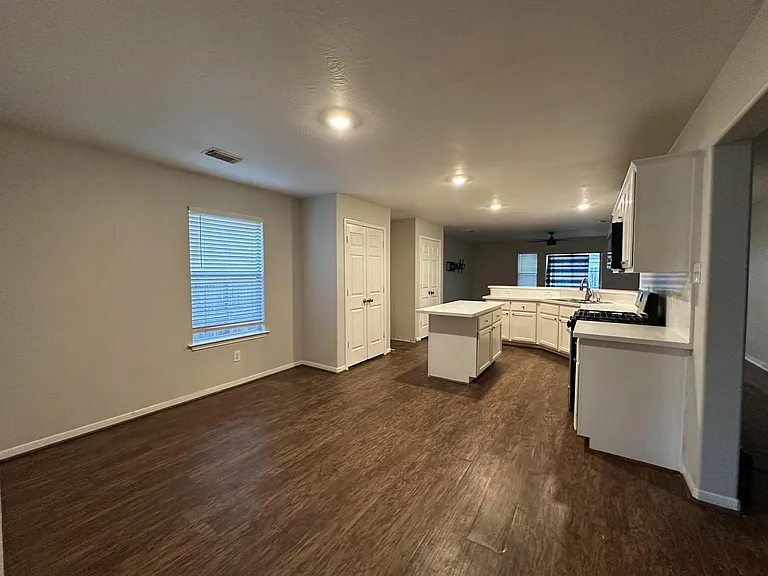 1034 Junction Ct — Photo 5