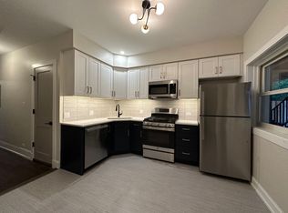 614 Clark St APT 3E, Evanston, IL 60201