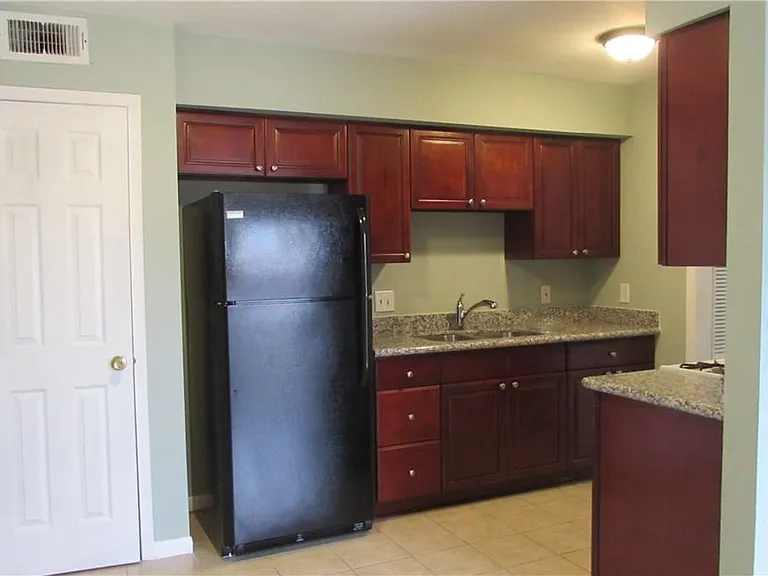 2208 Mission Hill Dr #102 — Photo 2