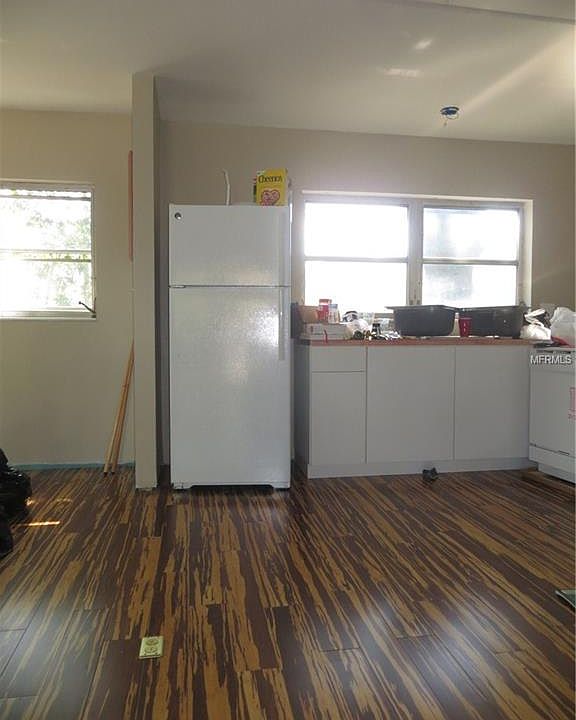 2nd image of 2711 Varsity Pl