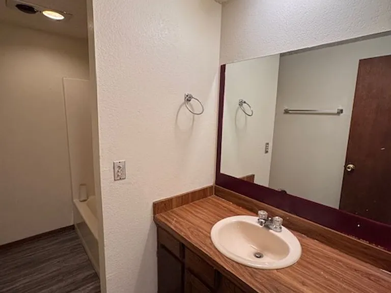 8509 S Drexel Pl — Photo 15
