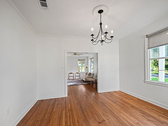 4th image of 2151 Hollydale Ave