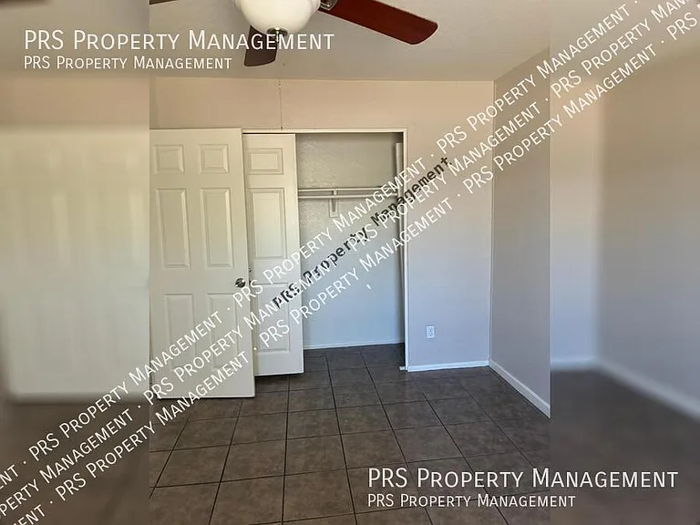 10641 N 15th Ave #B — Photo 8